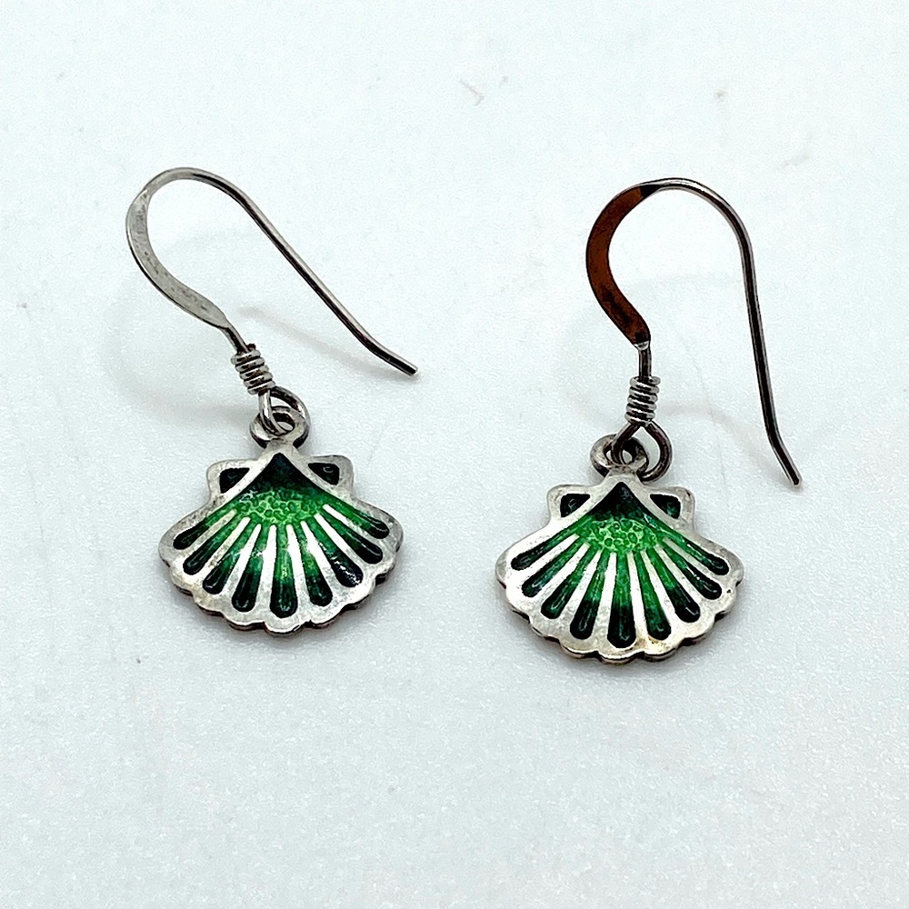 Vtg Sterling Silver & Enamel Green Ombré Sea Shell Scallop Clam Earrings / 1”